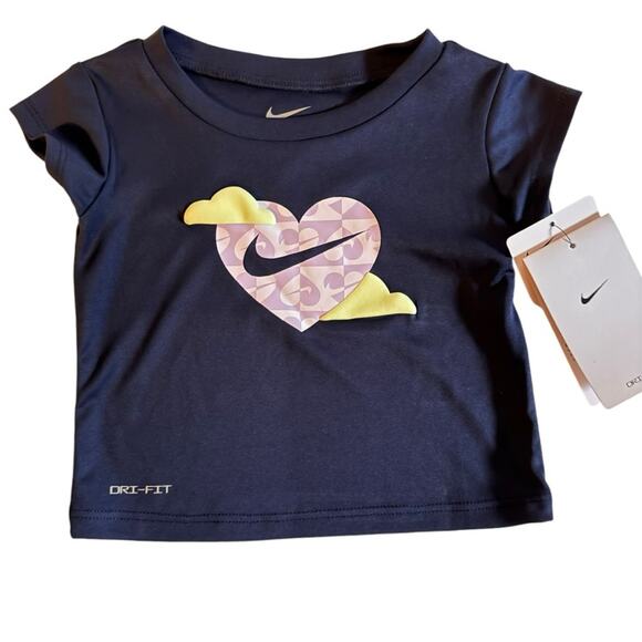 Nike Baby Girl Matching Shorts & Crew Neck Logo Tee Set  Sz 12 M NWT - Picture 2 of 8